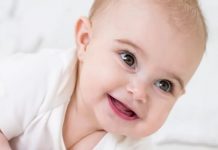 7 महीने की बच्ची ने हंसते हुए दी कोरोना को मात. बच्ची को बचाए रखने की जिद से बढ़े आत्मविश्वास द्वारा मां ने भी कोरोना को हराया