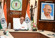 कोरोना बीमारी के संबंध में फैली भ्रान्तियों और भय को दूर कर लोगों के मनोबल बढ़ाने के कार्य में सहयोग करे मीडिया: श्री भूपेश बघेल