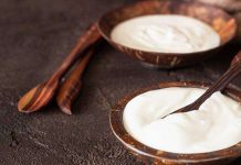 क्या आप जानते हैं कि घर से निकलते वक्त क्यों खिलाई जाती है दही चीनी, जानेंगे तो आप भी खाएंगे रोज