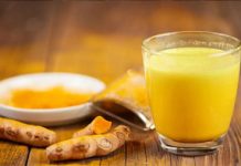 शरीर को मजबूत रखने के लिए हर दिन पीना चाहिए एक गिलास हल्दी वाला दूध, नहीं होगी बीमारियां