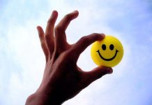 जानें हमारी कौन.सी आदतें है जो हमारी खुशी की दुश्मन बन जाती है